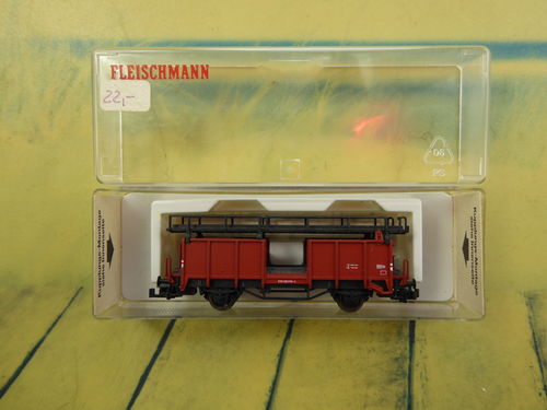Fleischmann Autotransporter mit NEM und 1 PKW 8827k OVP