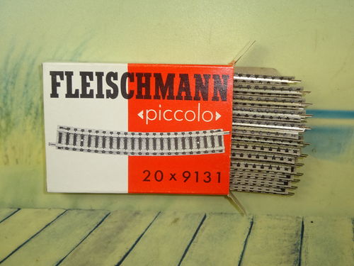 Fleischmann piccolo 9131 GLEIS GEB. R3, 15° VP 20 hell