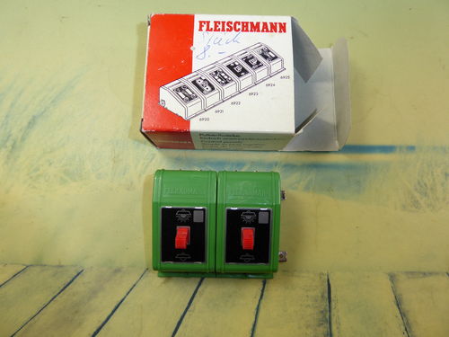 2 Fleischmann 6923 Lichtschalter in OVP