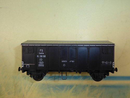 alter Fleischmann Güterwagen der FS schwarz