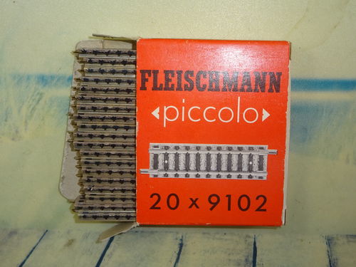 Fleischmann piccolo 9102 GLEIS GER. 57,5 MM VP 20 dunkel