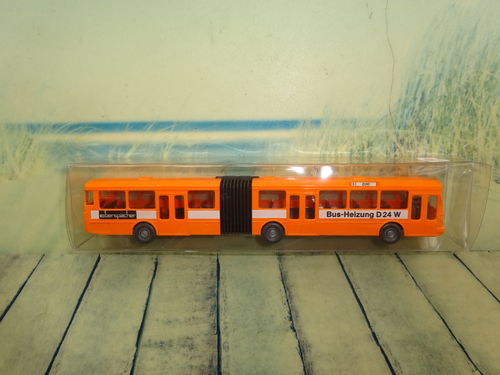 orangener Wiking Gelenkbus in EVP
