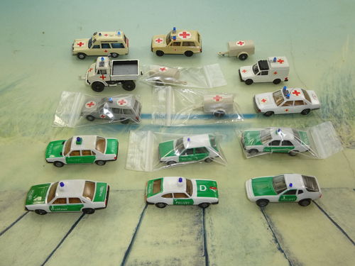 Großes Konvolut Rotes Kreuz und Polizei Modellautos