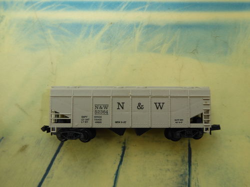 grauer Güterwagen N&W 52364